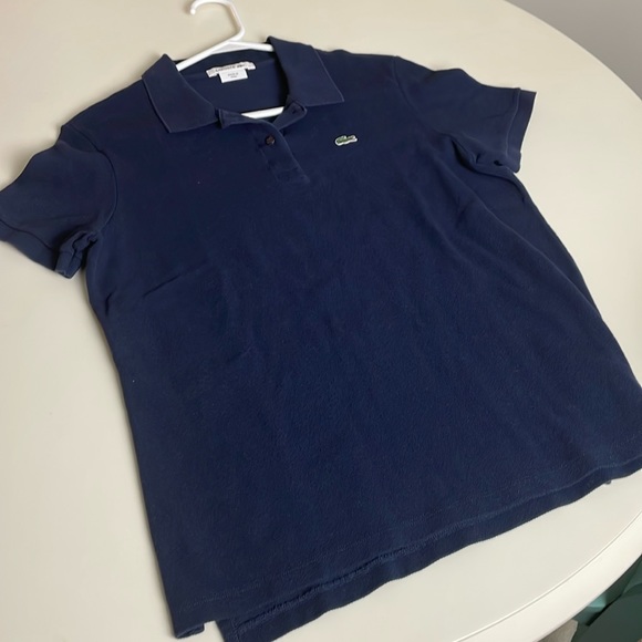 Lacoste Navy Polo- 2-button collar-slit hem-Medium/Large - Picture 4 of 12